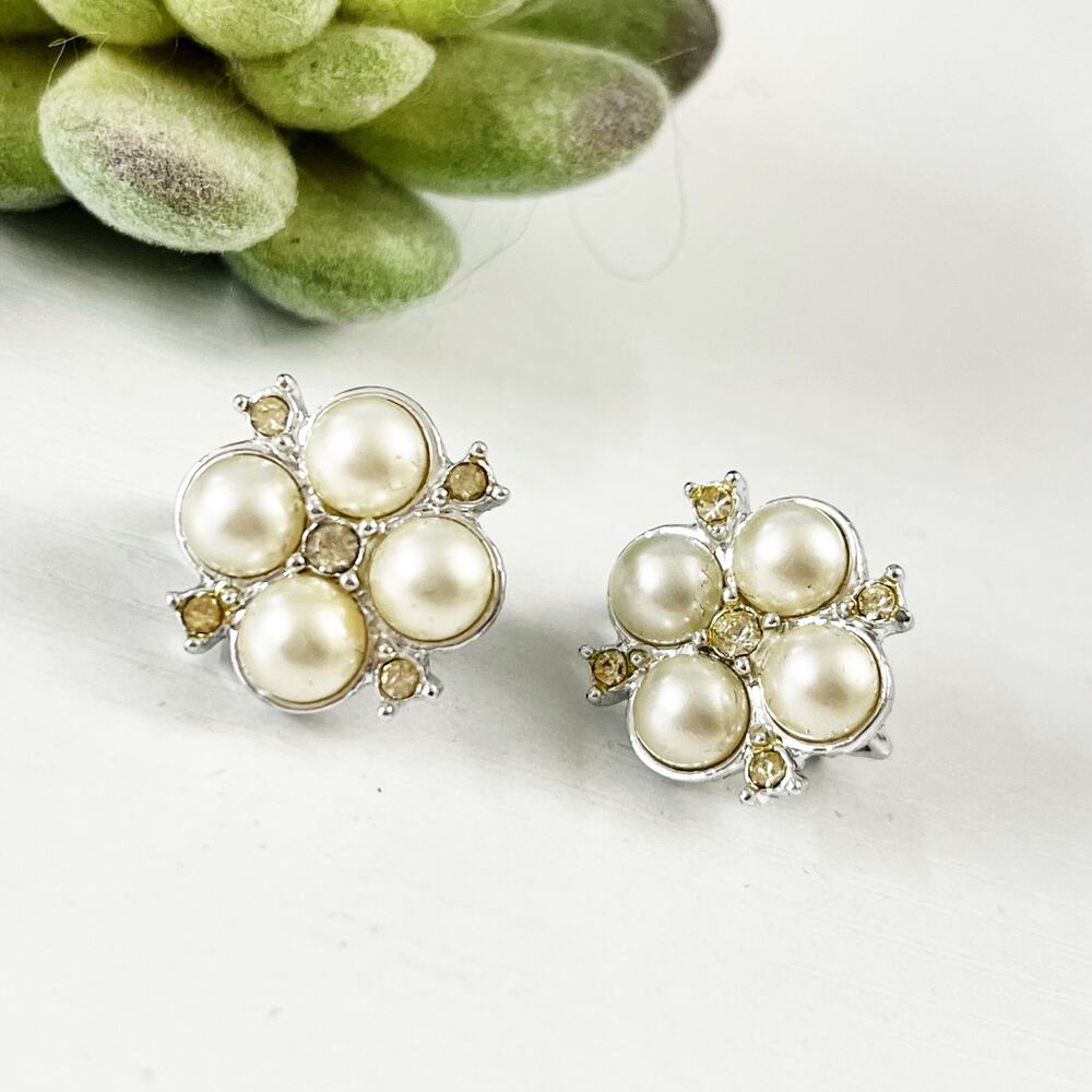 Sarah Coventry Vintage "Princess" Simulated Pearl Clip Earrings 7900